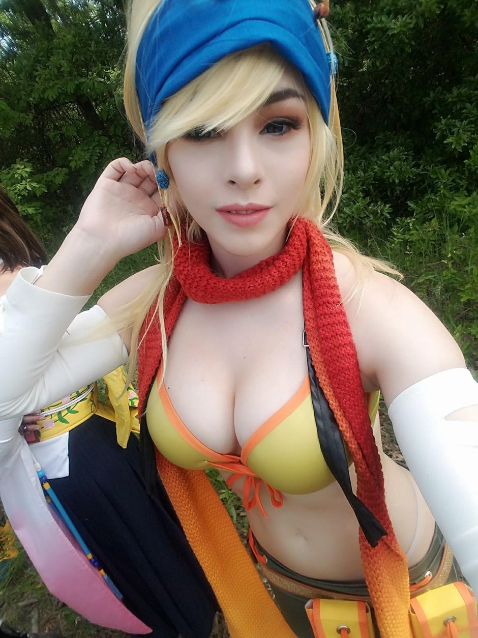 Olevia cyber cosplay