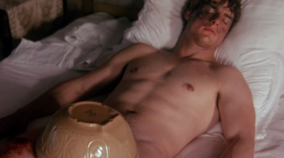 Tom Cruise with a naked torso Top Gan