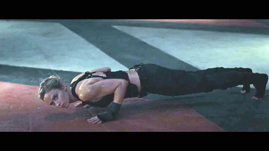 Tom Cruise bed scenes