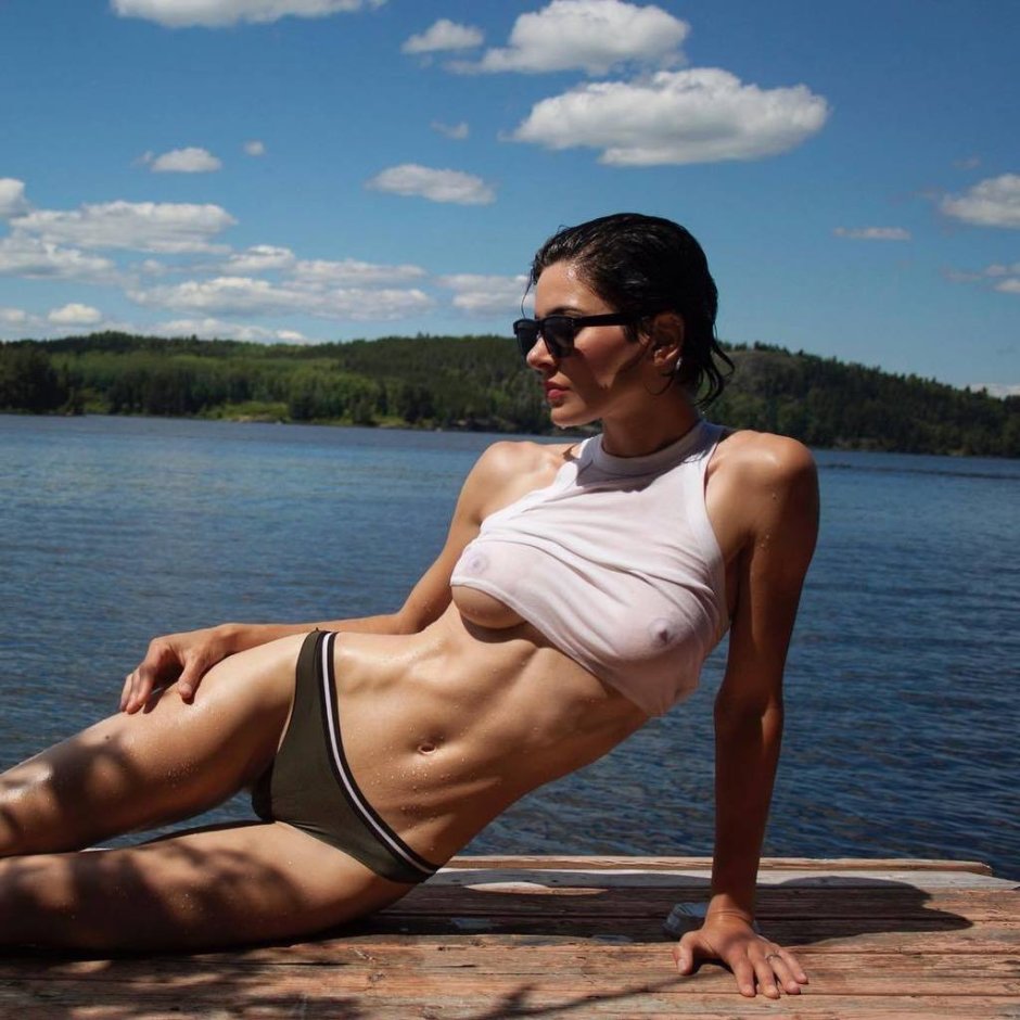 The Last of Us Ellie and Dina Bed Scene