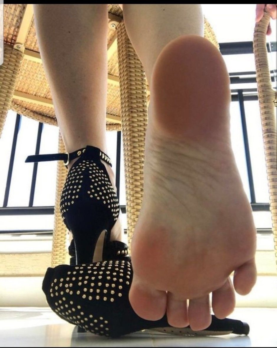 Marin Kitagawa Foot fetish