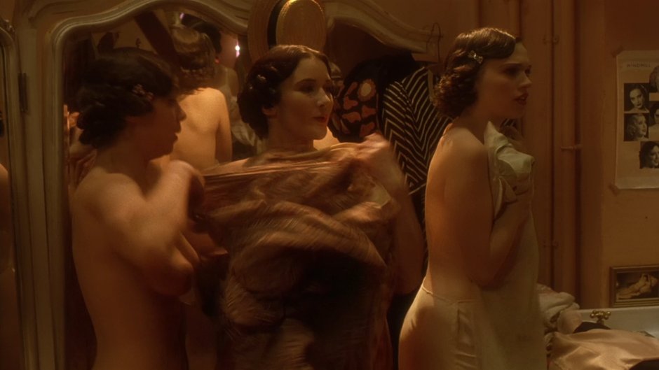 Naked Natalie Brown in Dark Matter Ancensored
