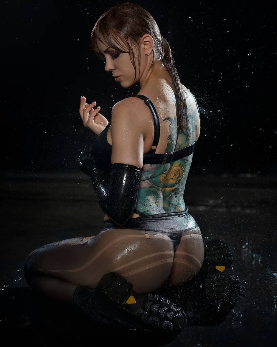 BYORU cosplayer &