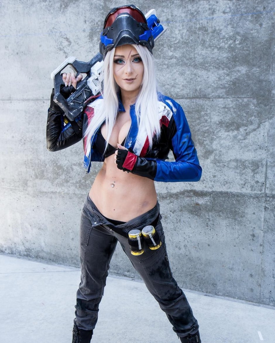 K8Sarkissian cosplay