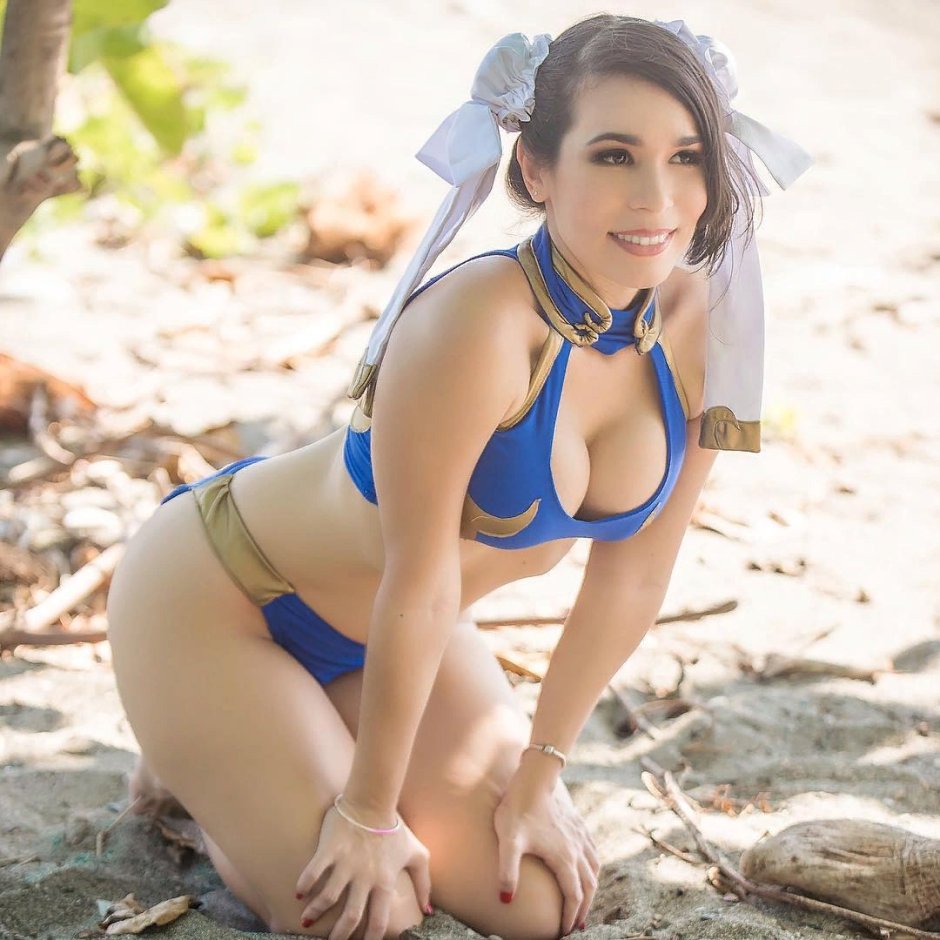 Chun Li in a swimsuit