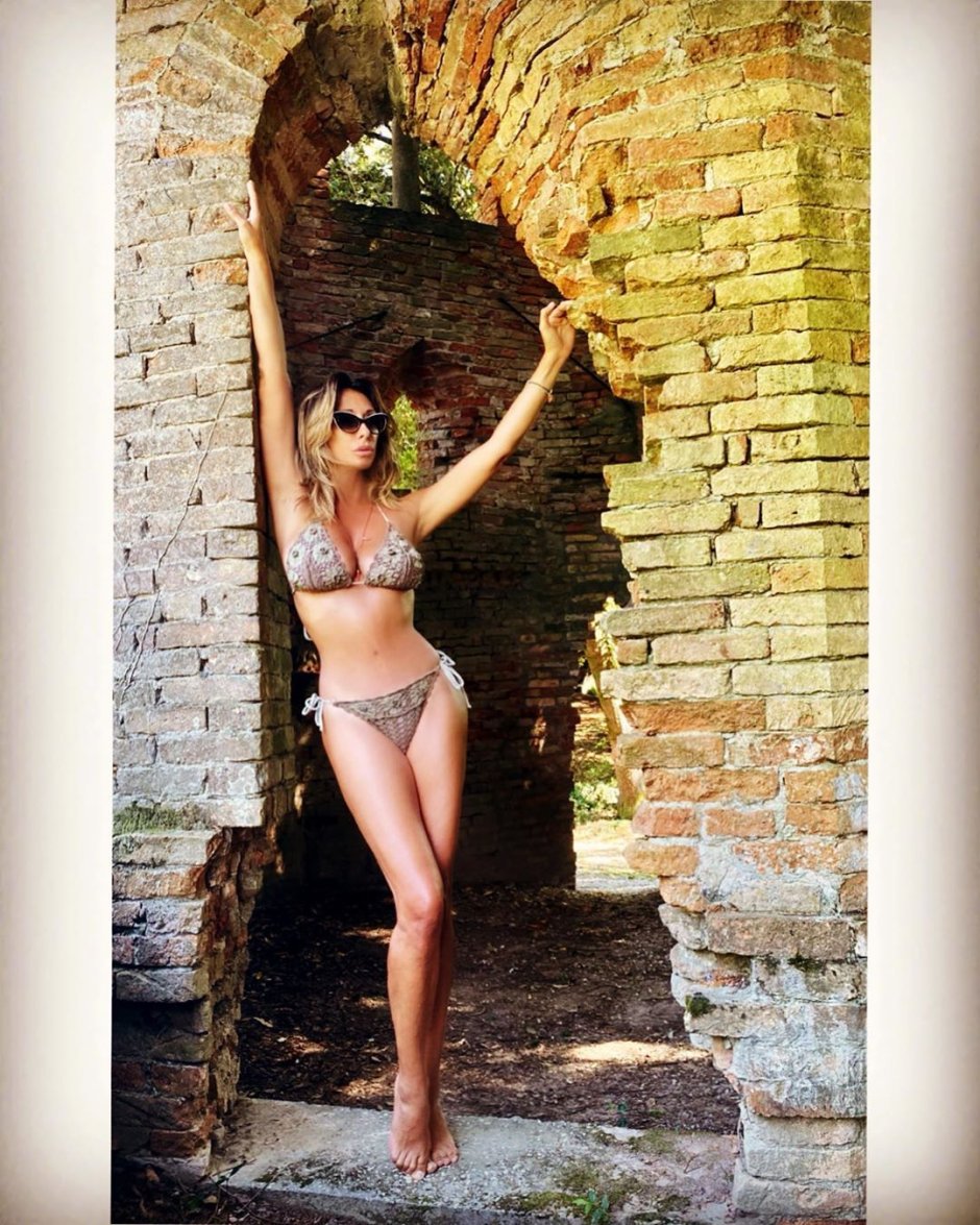 Sabrina Salerno Toples