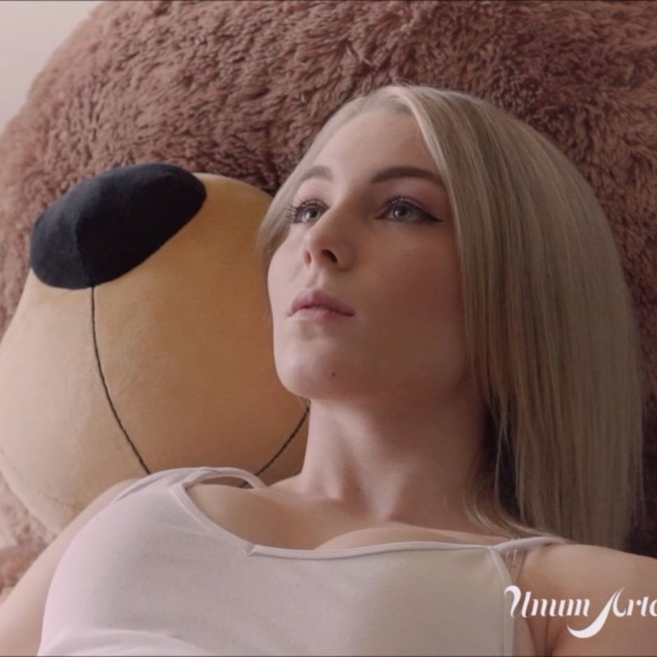 Russian blondes with a crustacean naked