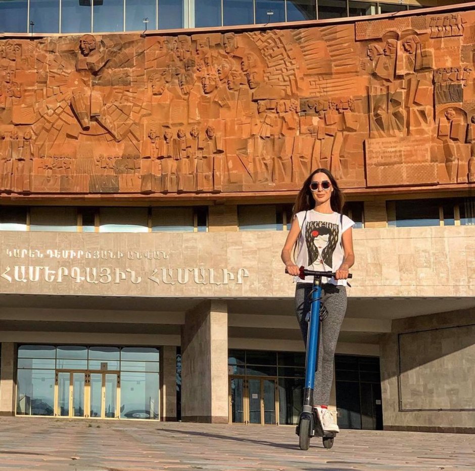 Nazeni Ovannyan sister