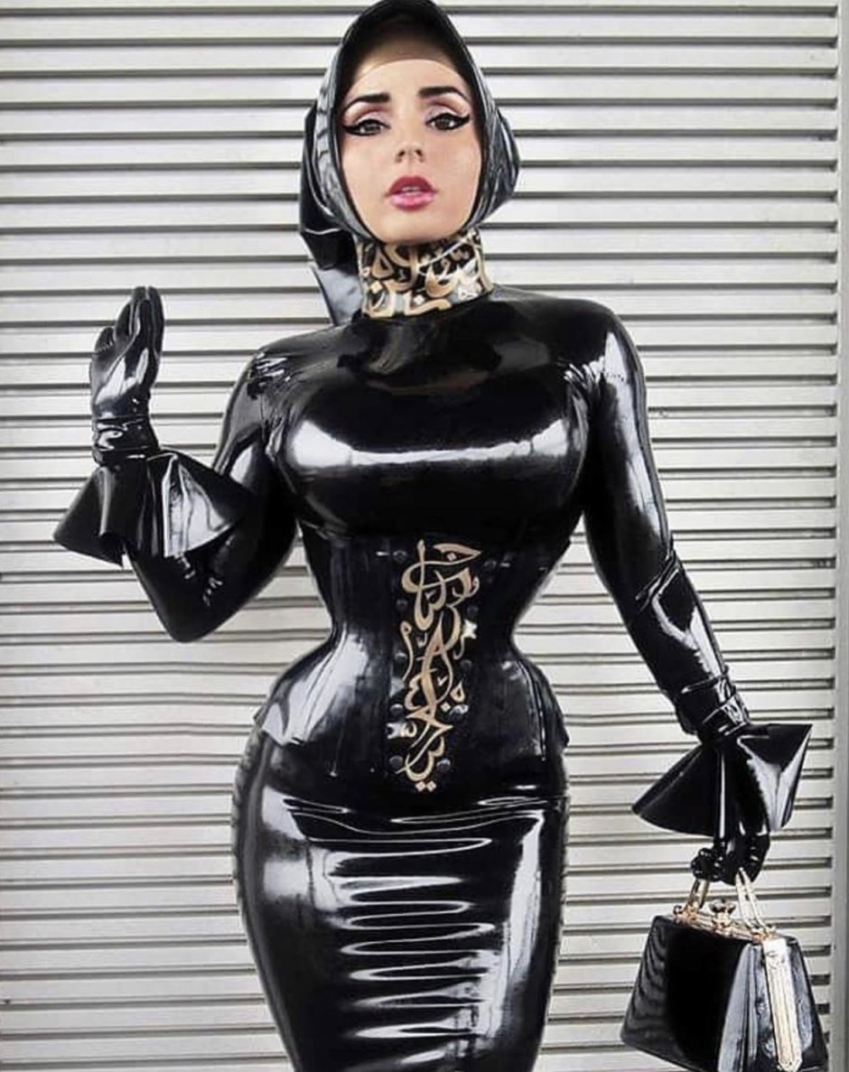 Mistress T short -haired