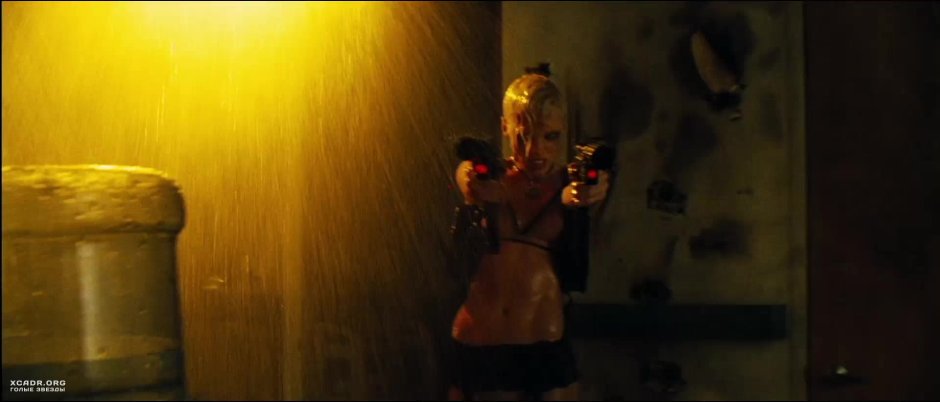 Kate Nauta is hot