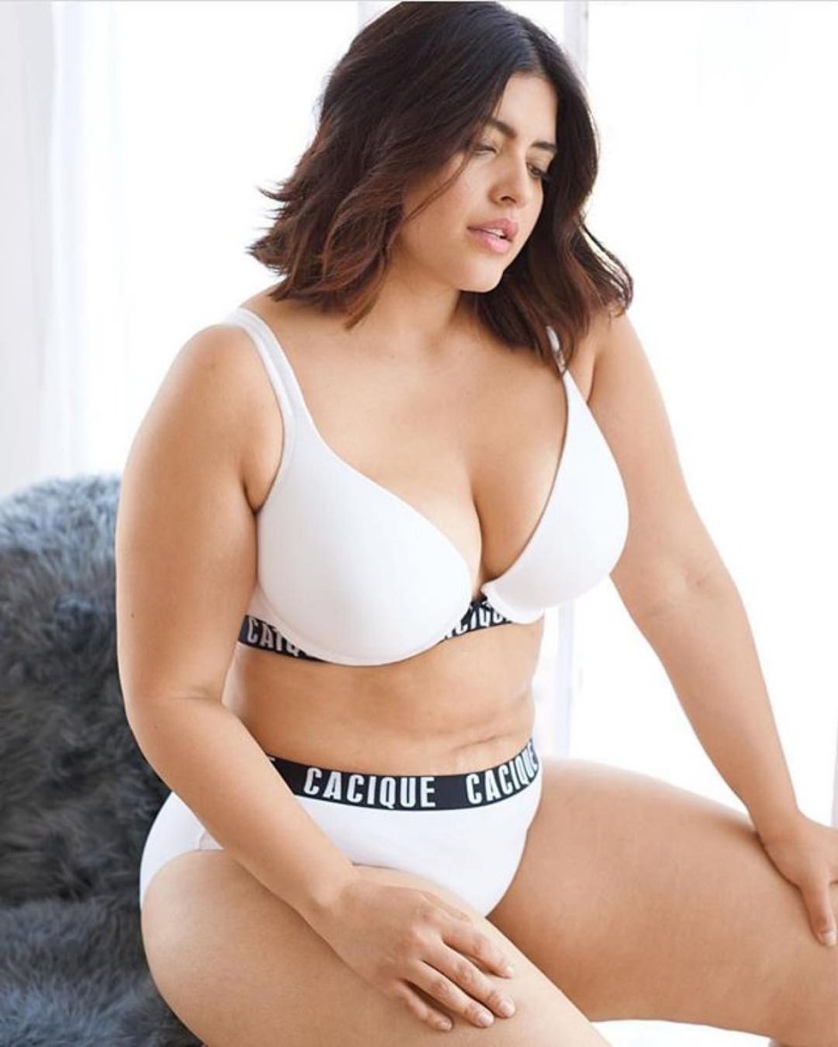 Bido model Plus-Size