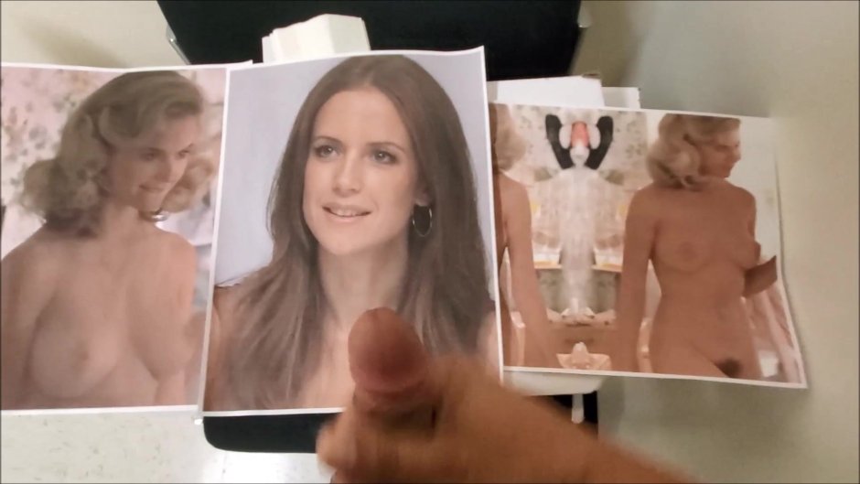 Kelly Preston is hot
