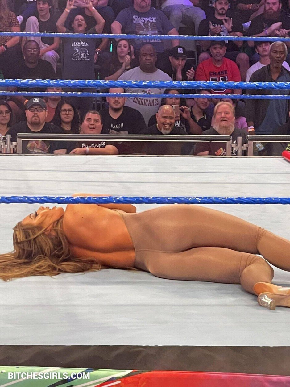 Mandy Rose Maxim