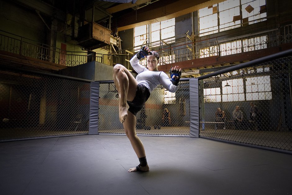 Fitness kickboxing for girls