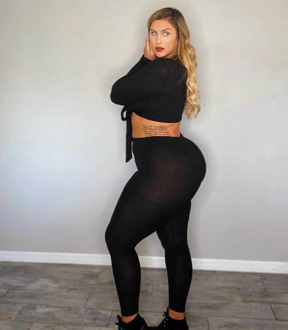 Model plus saza sofi Eloza