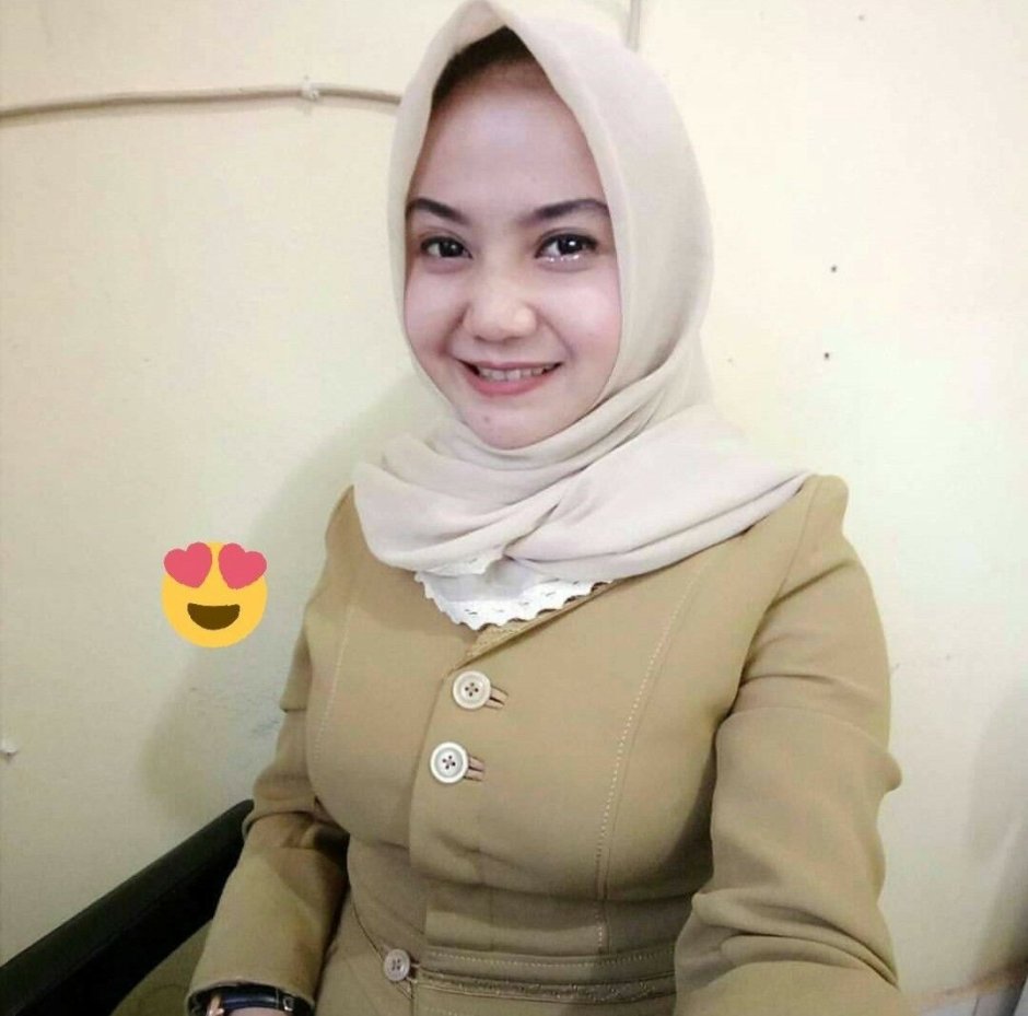 Indonesian in the hijaba fucking