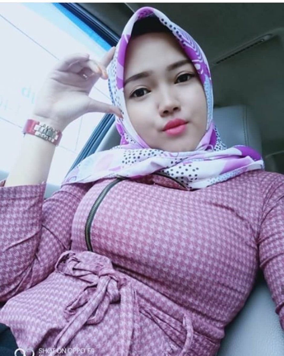 Hijab in front of a neighbor