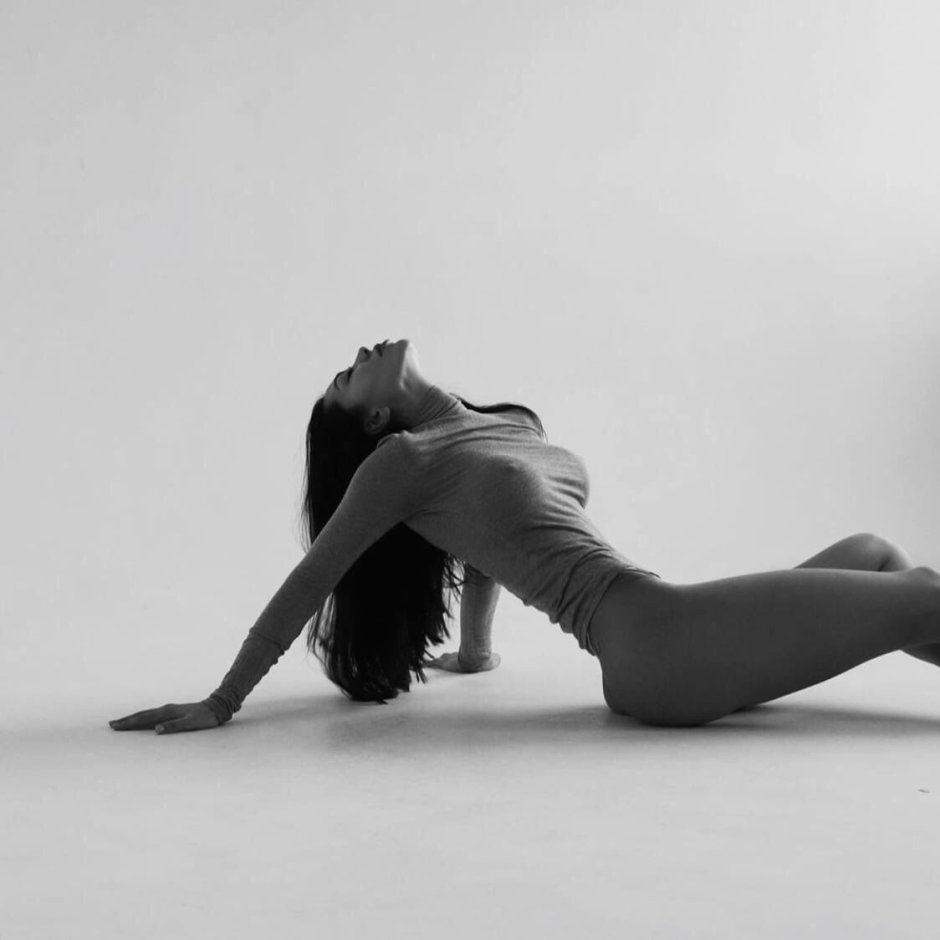 Kendall Jenner Pose