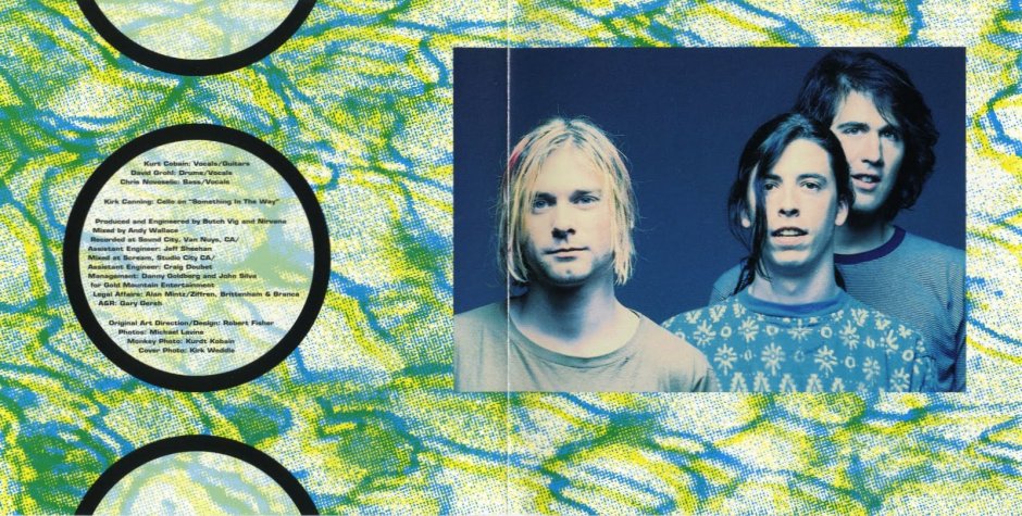 The covers of Live Nirvana