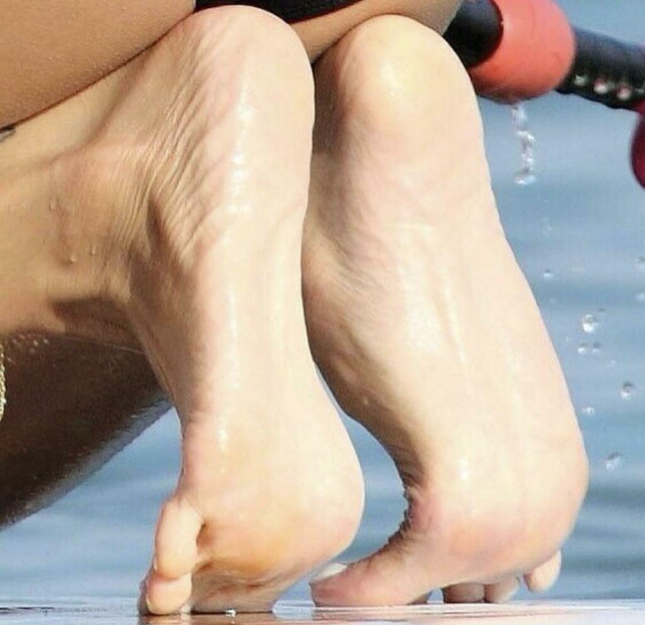 Solnes Feet 14 +