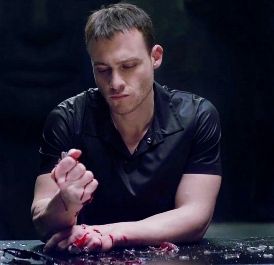 Kerem Bursin photo 2021
