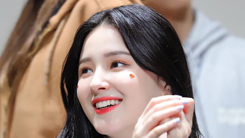 Nancy Momoland figure