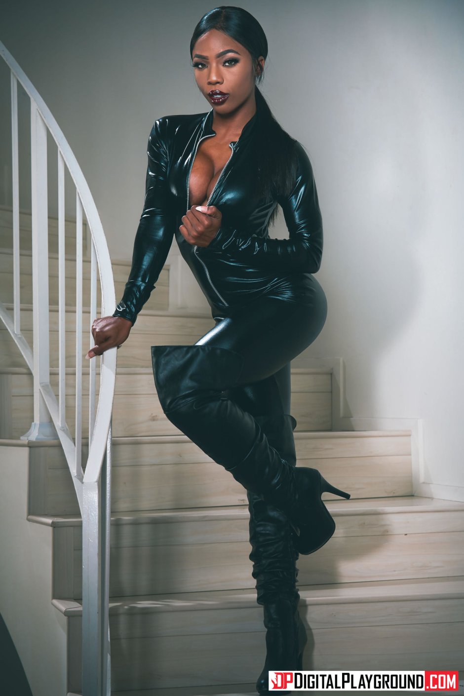 Sofya Tayurskaya in leather pants