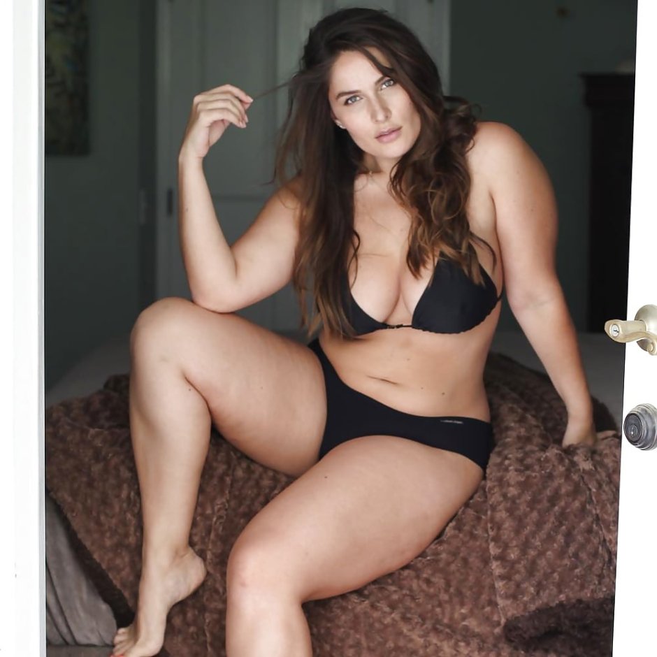 Chelsea Dion -massive Calves