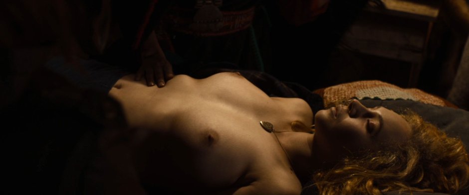 Juno Temple breasts