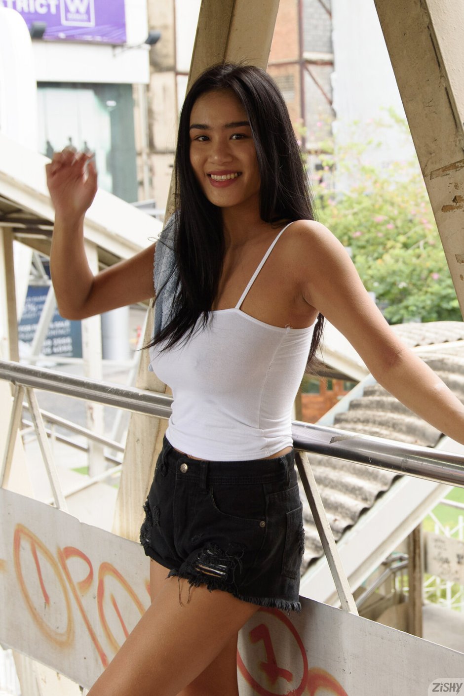 Naked model kahlisa boonyasak