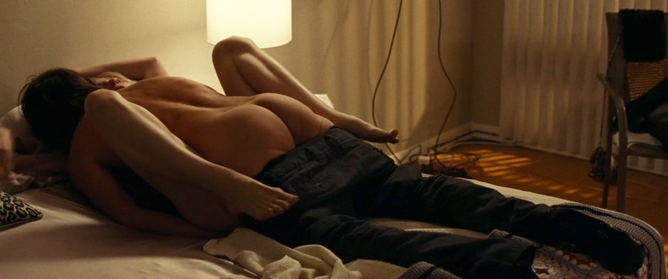 Elizabeth moron topless