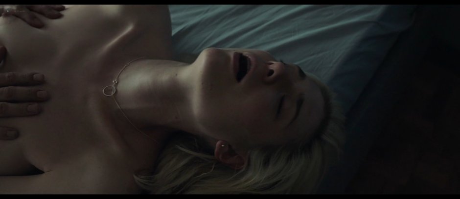 Elizabeth Debiki Ero Scene