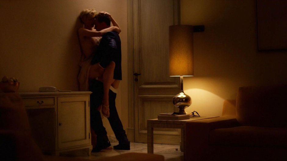 Elizabeth morons bed scenes