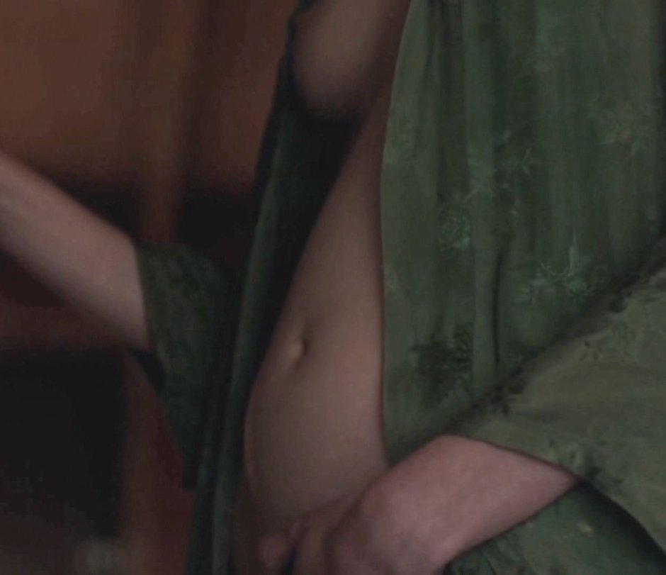 Elizabeth morons bed scenes