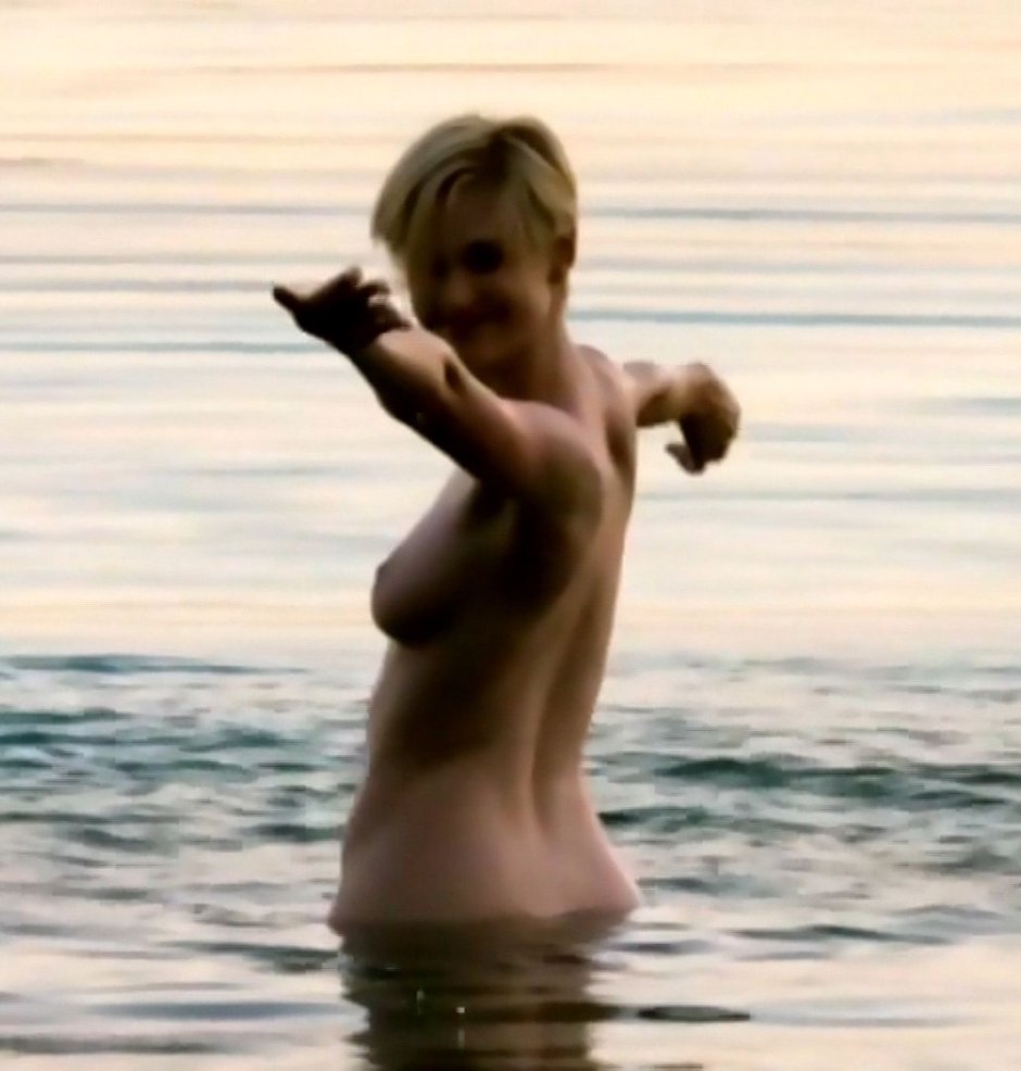 Elizabeth moron boobs