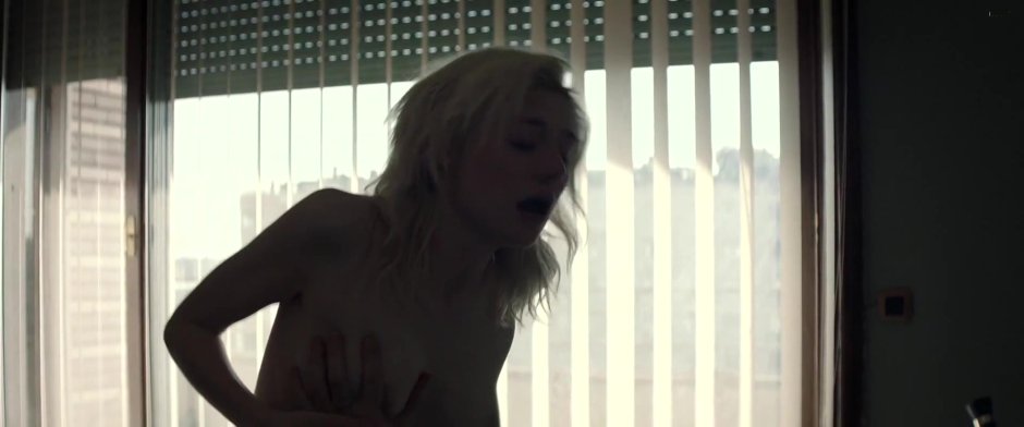 Elizabeth morons bed scenes