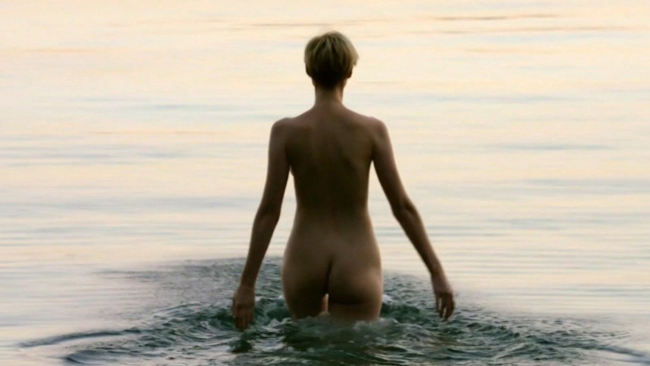 Elizabeth Debicki +18