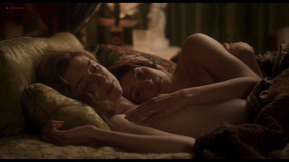 Elizabeth morons bed scenes