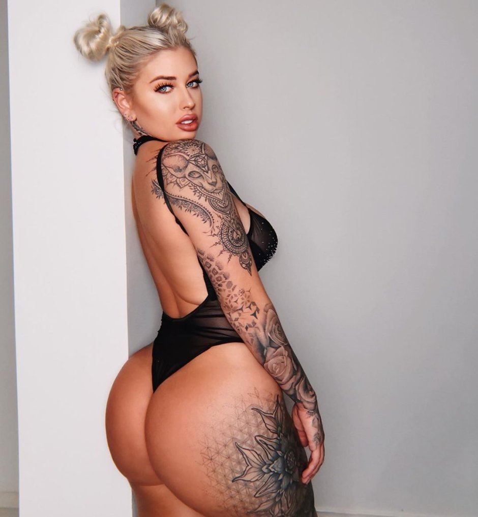 Porn photomodel Vikki Aisha