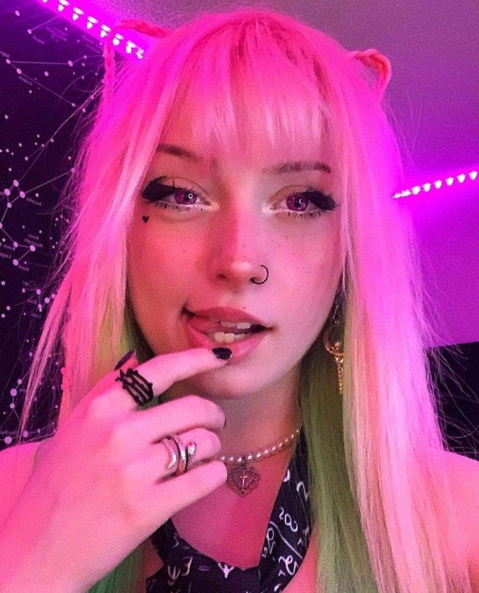 Milashka Selfie