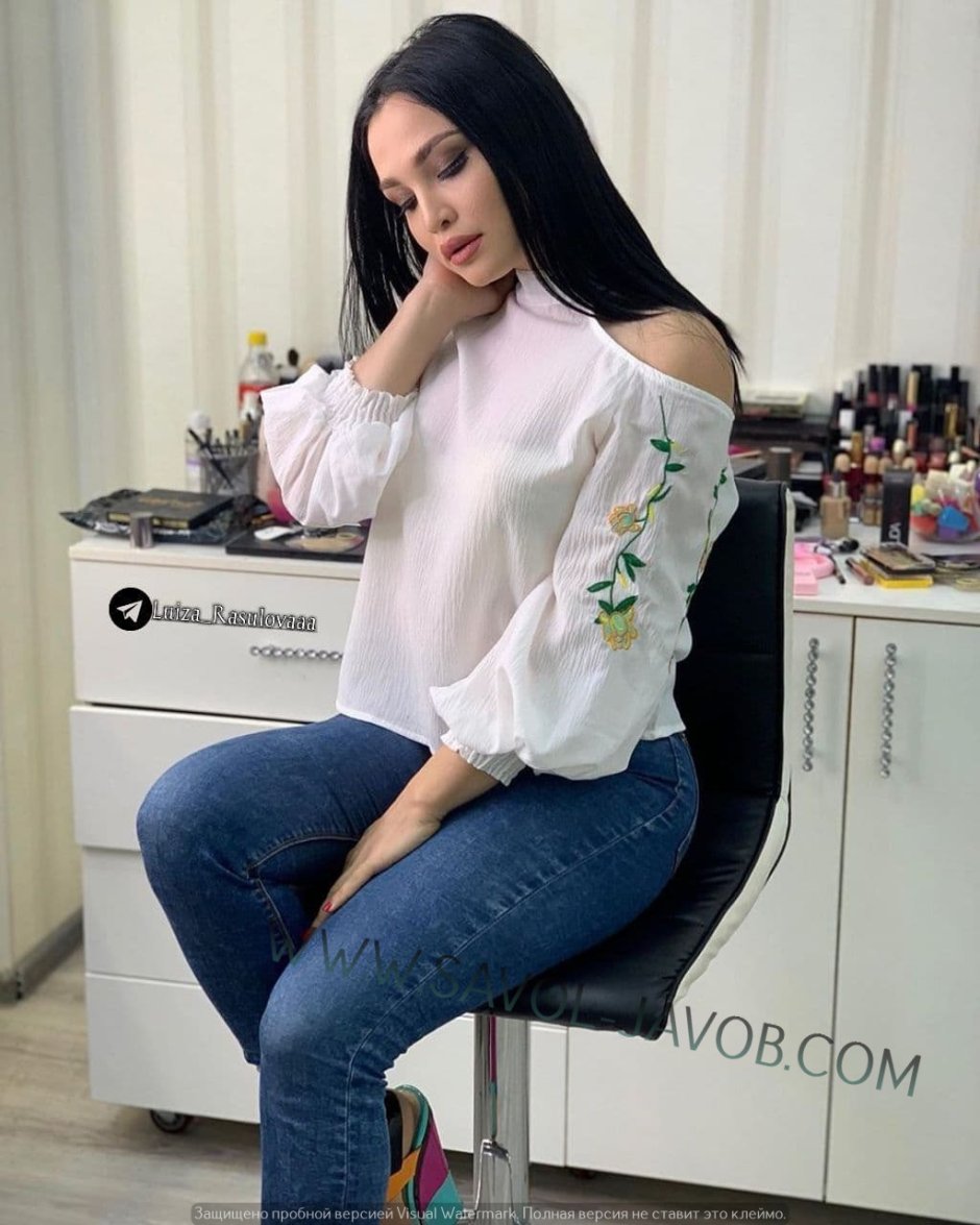 Louise Rusuloving Sexy