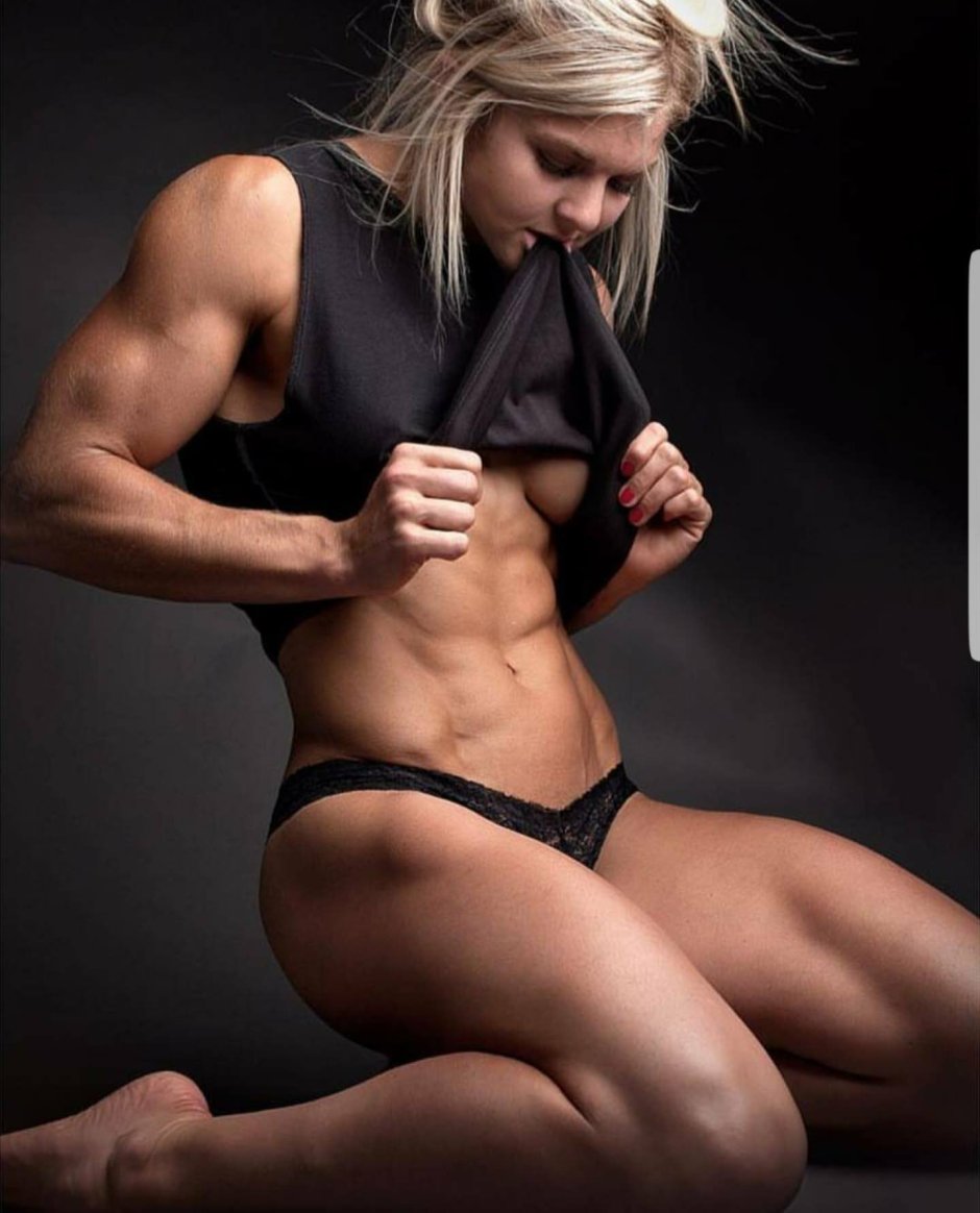 Nicole Eniston in the gym