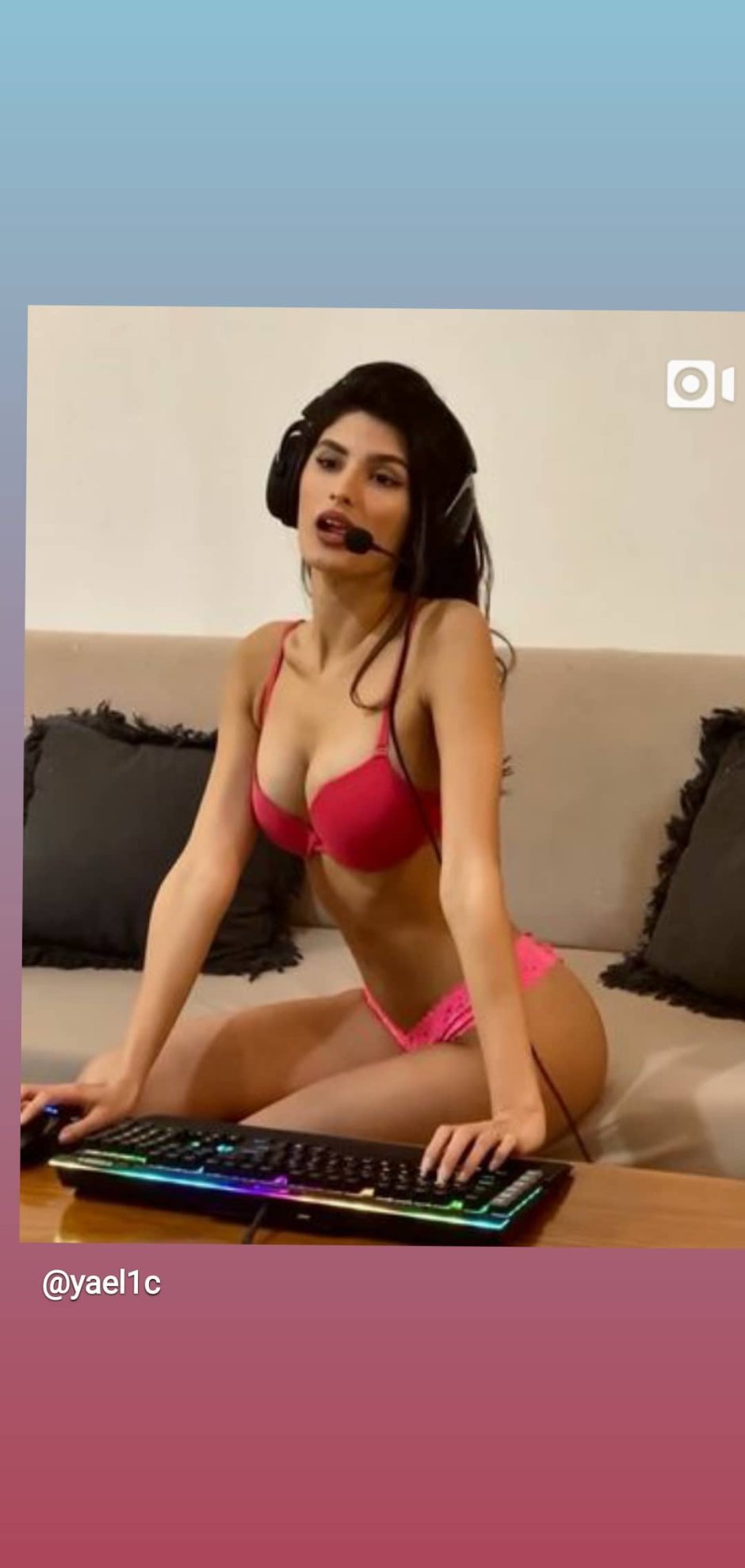 Yael Aris (Yael Aris)