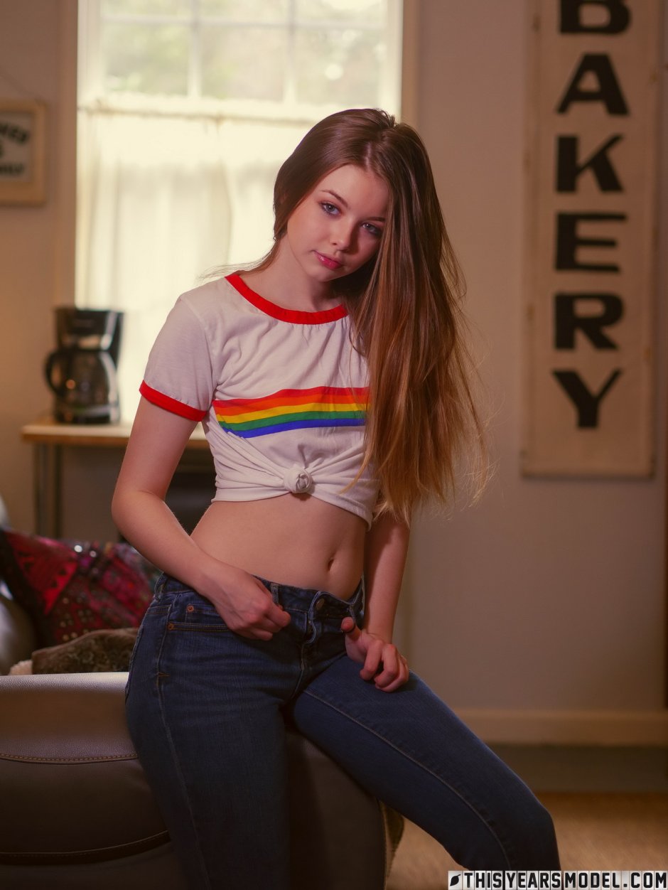 Naked model Lana Lea photo