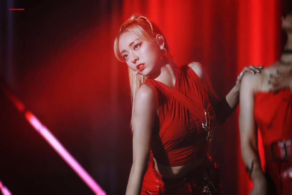 Hwan Joji Itzy figure