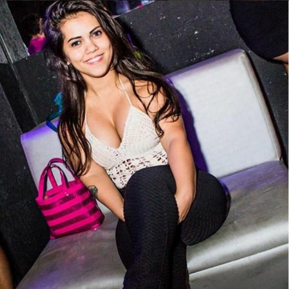 Karina Lemos dwarf