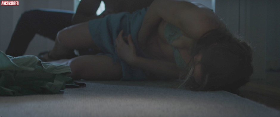 Trin Durholm and Numi Rasas in the film