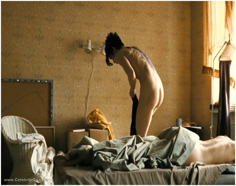 Numi Rapas bed scenes
