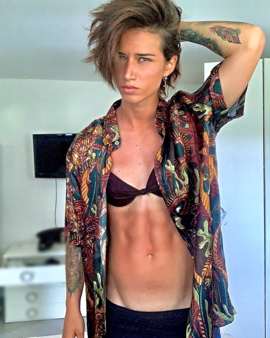 Ellie Cyber Temptation
