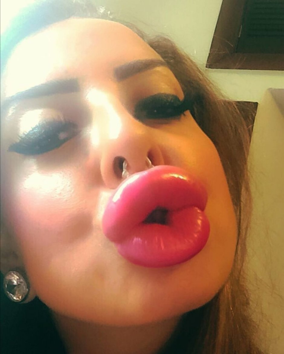 Silicone lips blowjob - 66 photo